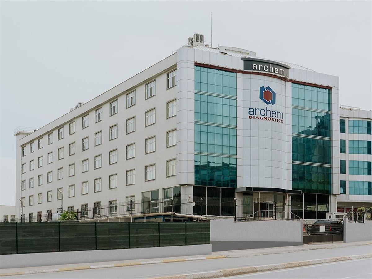 Archem crece. Archem se traslada a una nueva planta.
